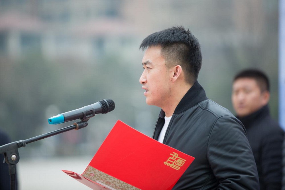 “2018•轩苑暖冬行动”捐赠仪式在宝鸡高新广场隆重举行! “2018•轩苑暖冬行动”捐赠仪式在宝鸡高新广场隆重举行!