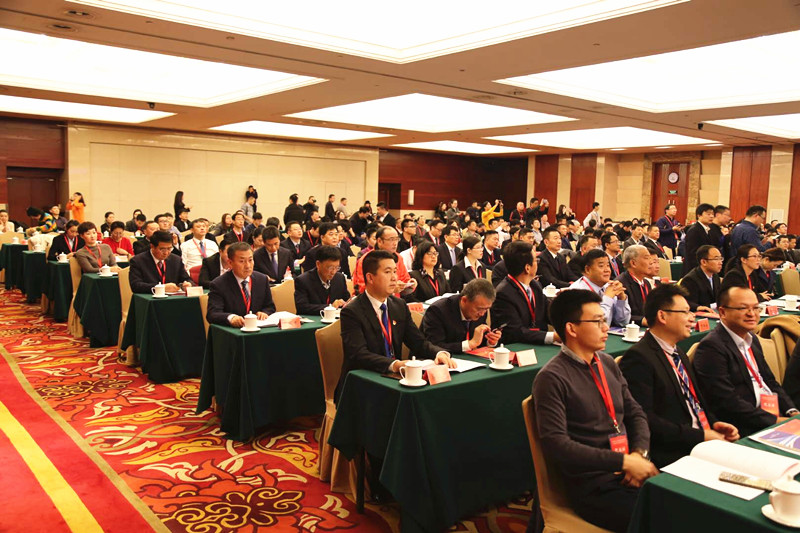 热烈祝贺轩苑集团荣获 “全国就业与社会保障先进民营企业”称号 热烈祝贺轩苑集团荣获 “全国就业与社会保障先进民营企业”称号